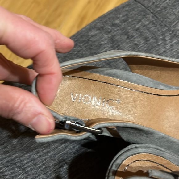 Vionic suede sling back pumps - Picture 3 of 7